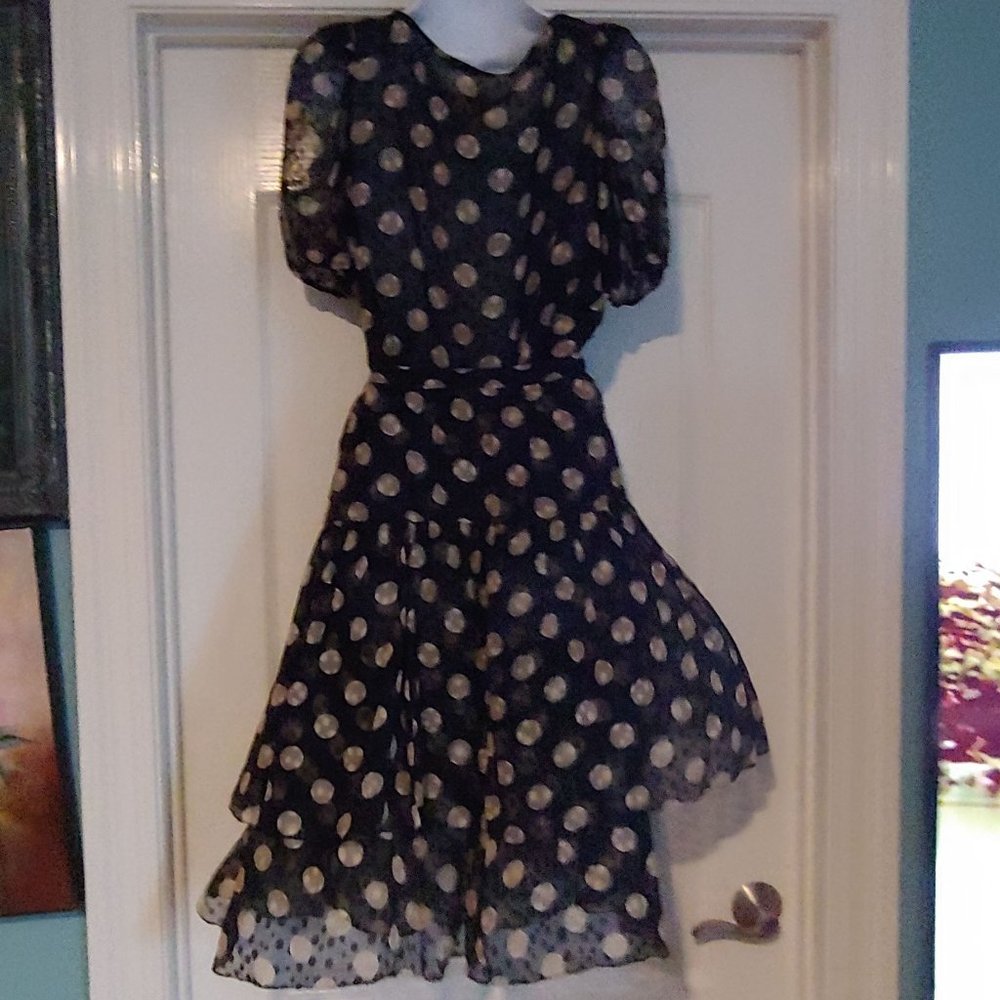 Hanae Mori Vintage 100% Silk Short Sleeve Button Top Tiered Midi Skirt Polka Dot - Picture 13 of 16